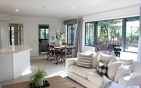 5-Min Walk To Village - Havelock North Holiday Home With Spa Pool
