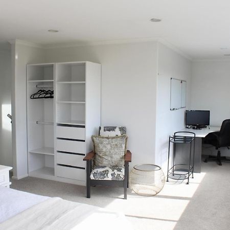 5-Min Walk To Village - Havelock North Holiday Home With Spa Pool Exterior photo