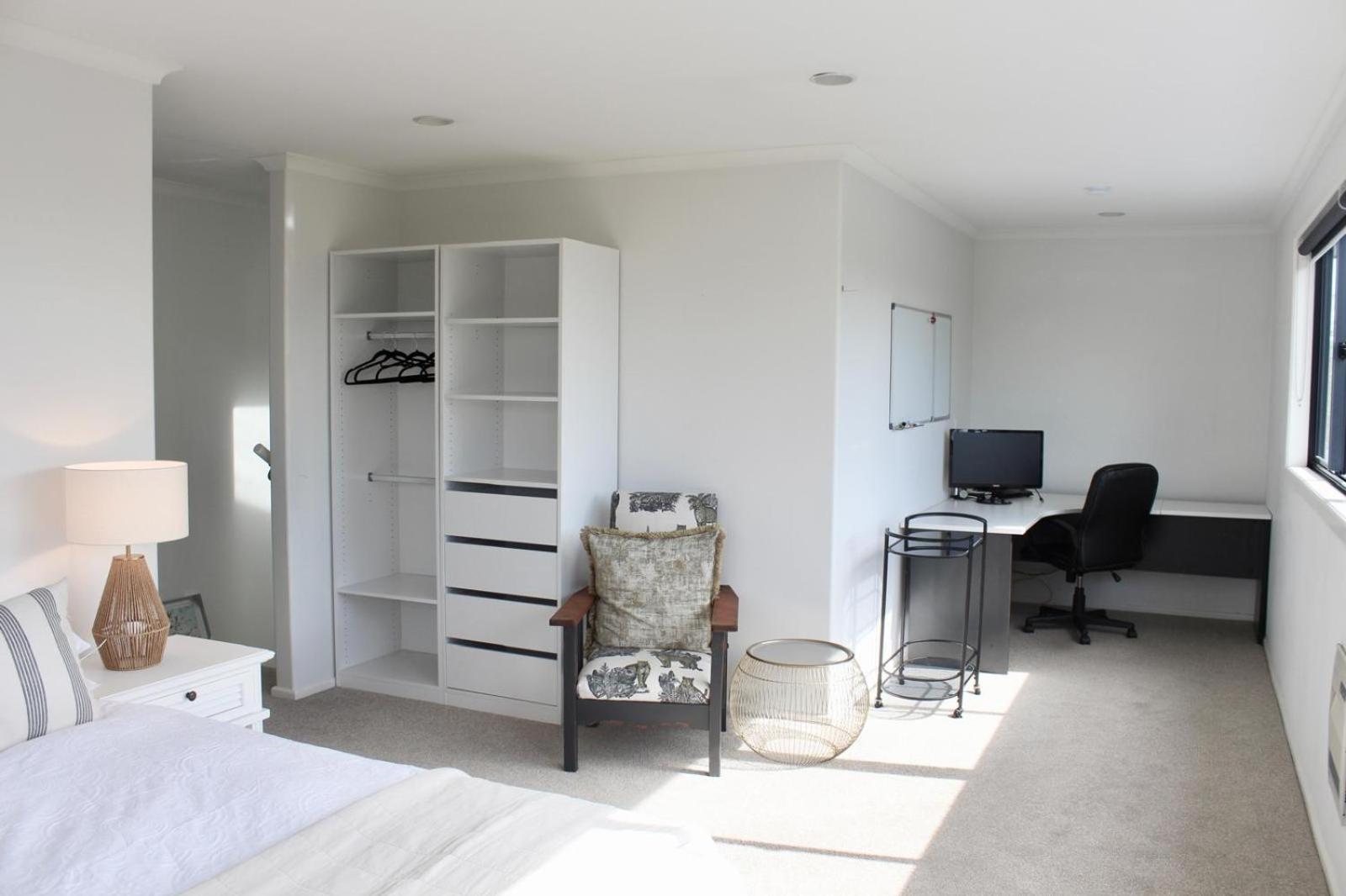 5-Min Walk To Village - Havelock North Holiday Home With Spa Pool Exterior photo