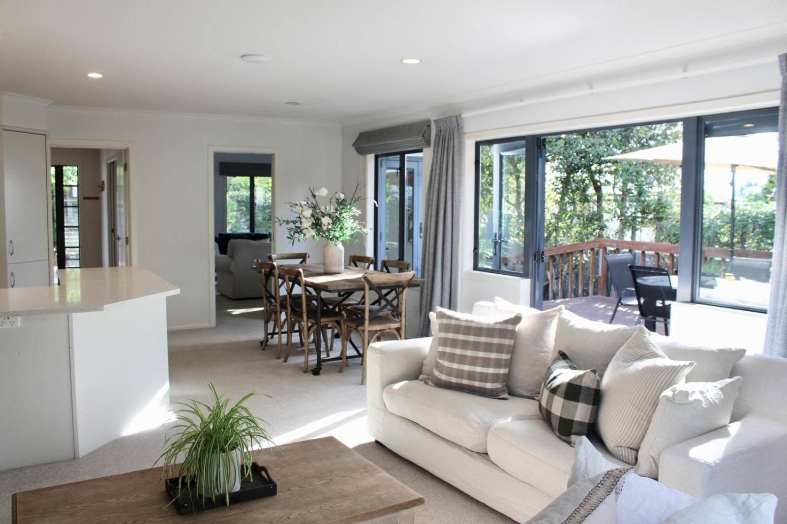 5-Min Walk To Village - Havelock North Holiday Home With Spa Pool Exterior photo